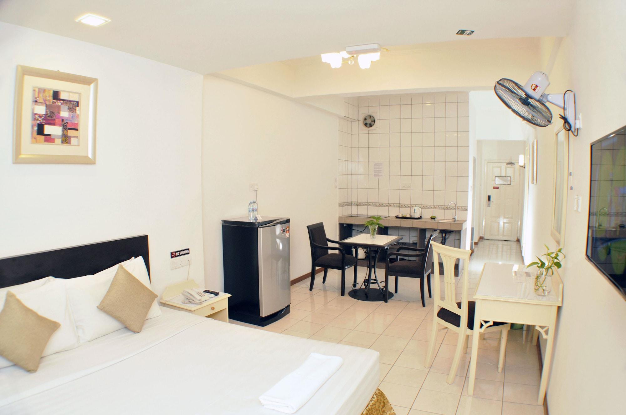 Promenade Service Apartment Kota Kinabalu Exteriör bild