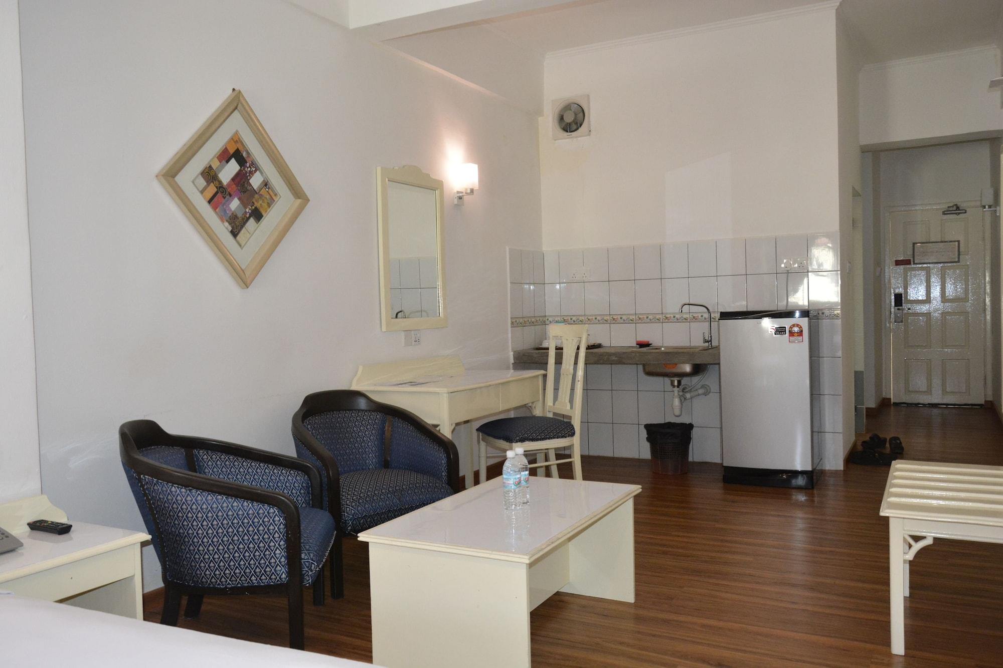 Promenade Service Apartment Kota Kinabalu Exteriör bild