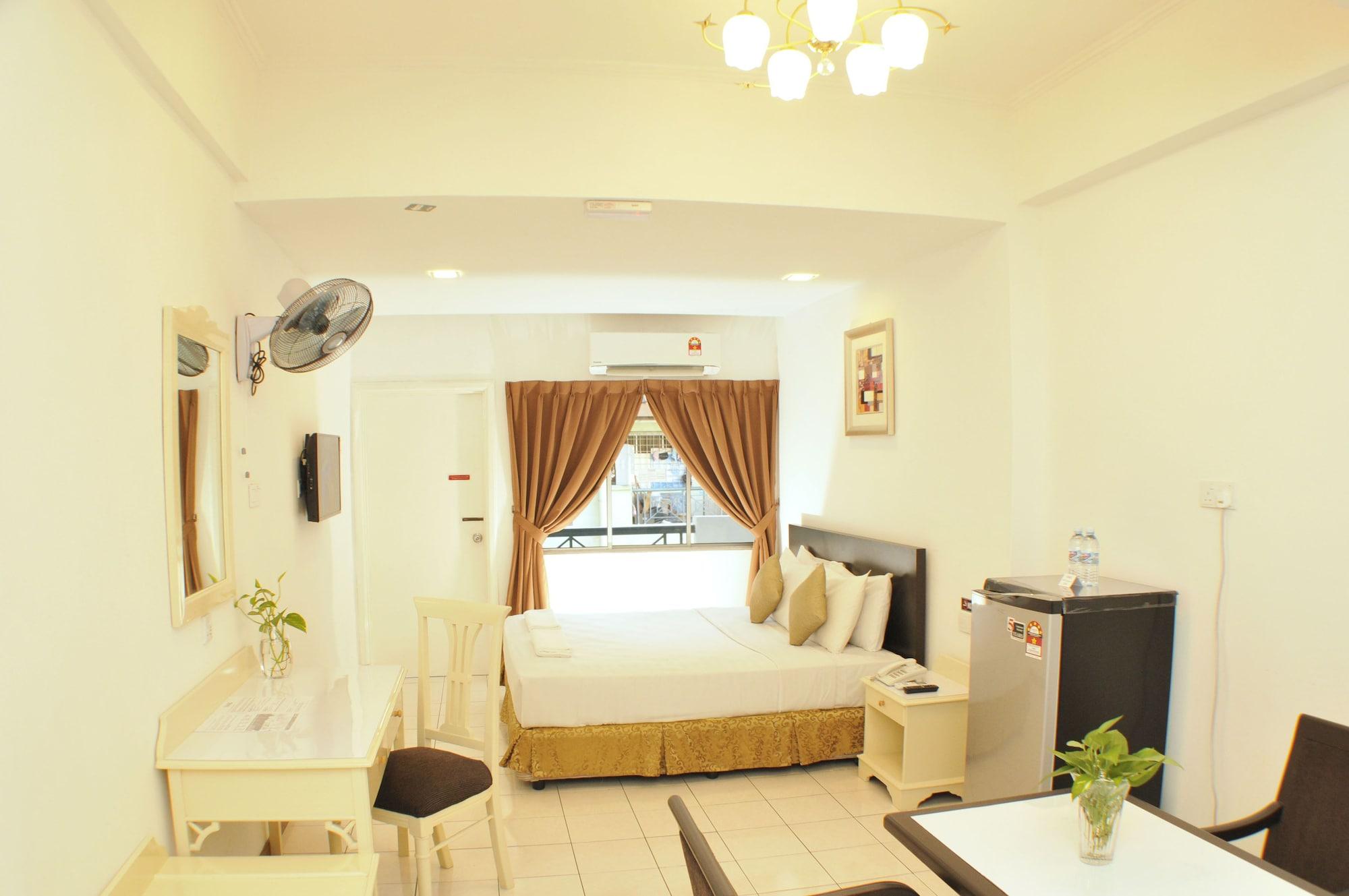 Promenade Service Apartment Kota Kinabalu Exteriör bild