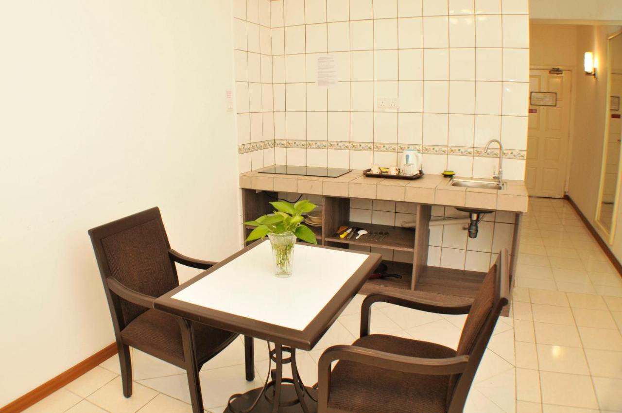 Promenade Service Apartment Kota Kinabalu Exteriör bild