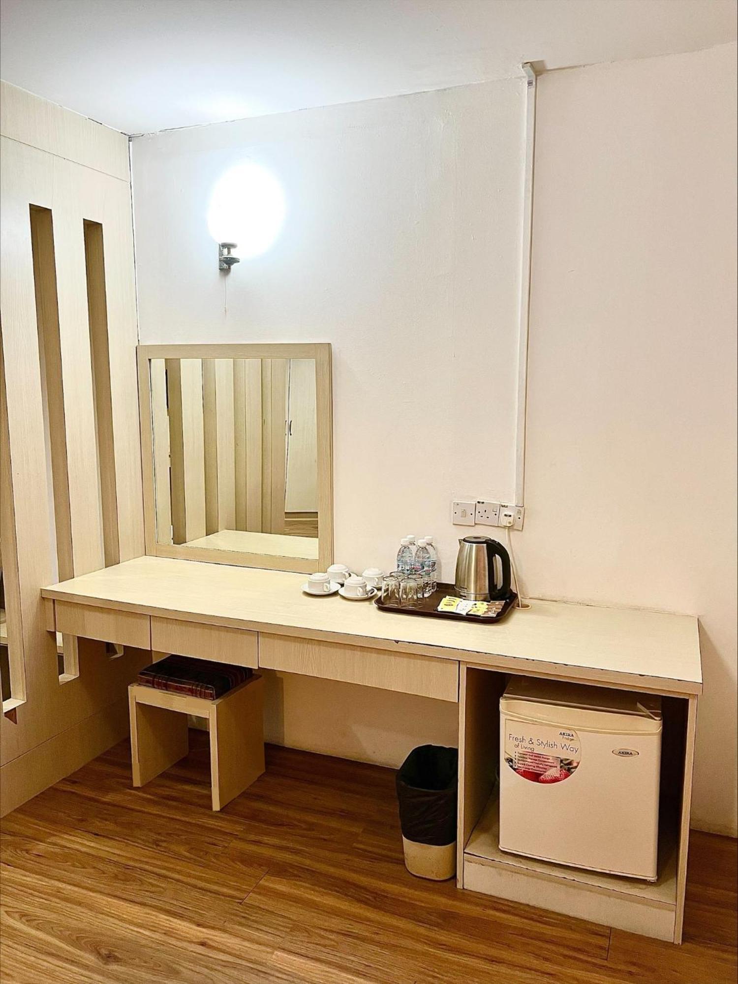 Promenade Service Apartment Kota Kinabalu Exteriör bild