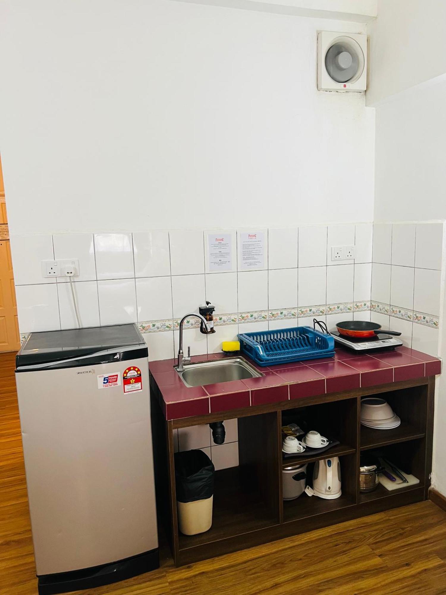 Promenade Service Apartment Kota Kinabalu Exteriör bild