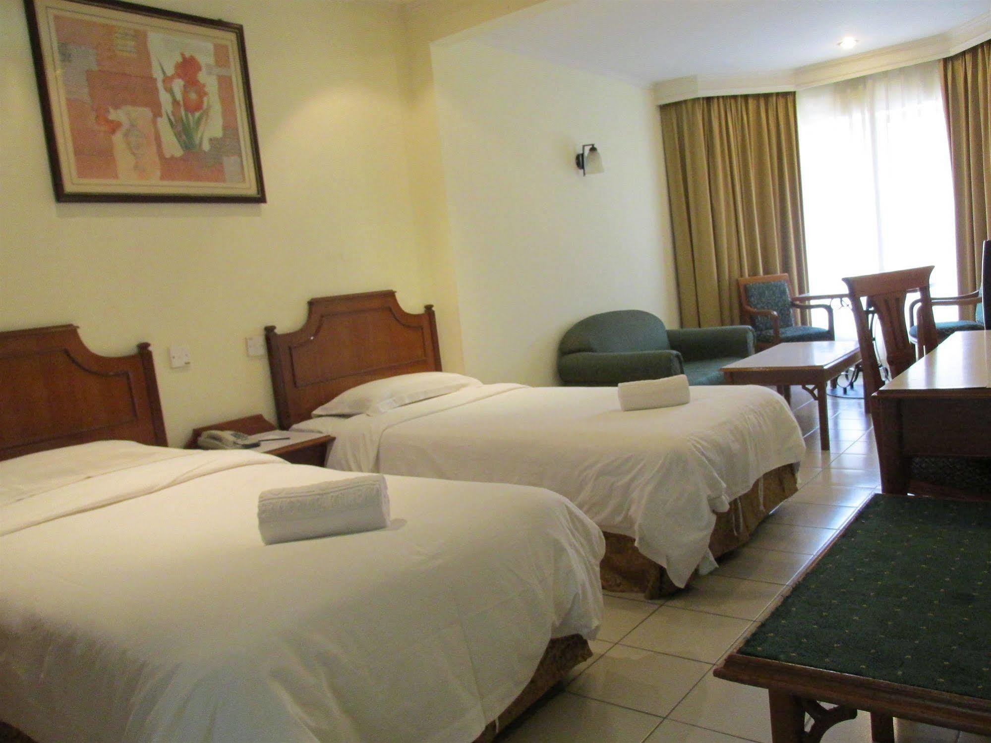 Promenade Service Apartment Kota Kinabalu Exteriör bild