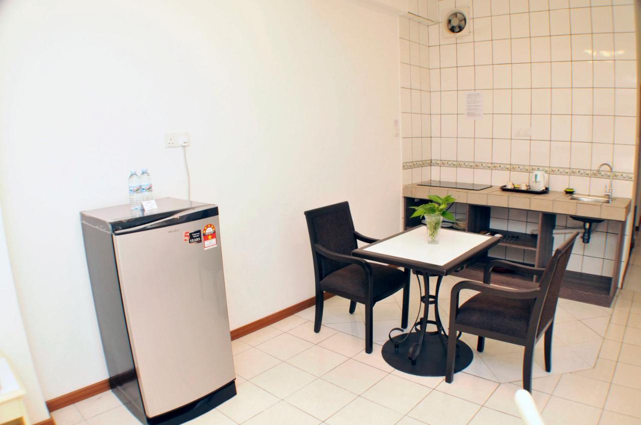 Promenade Service Apartment Kota Kinabalu Exteriör bild