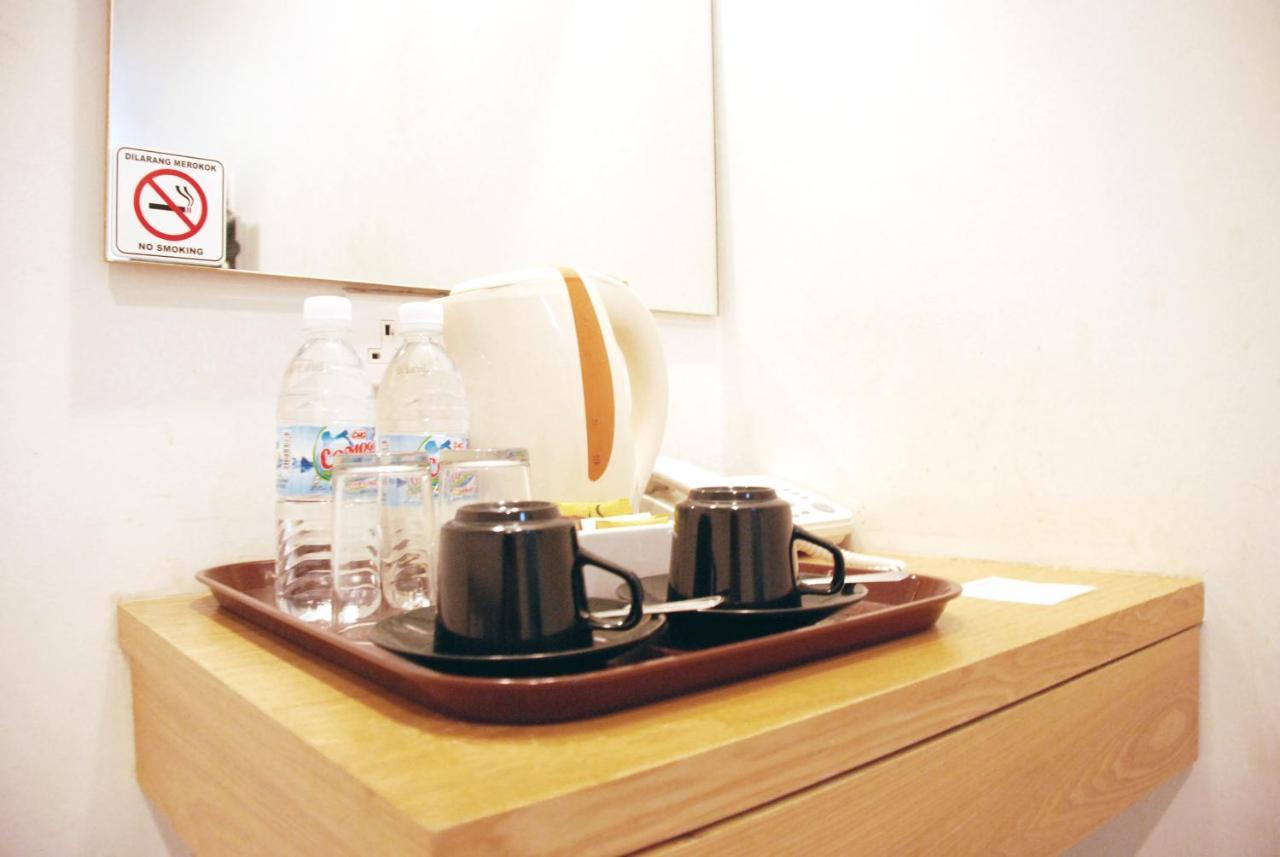 Promenade Service Apartment Kota Kinabalu Exteriör bild