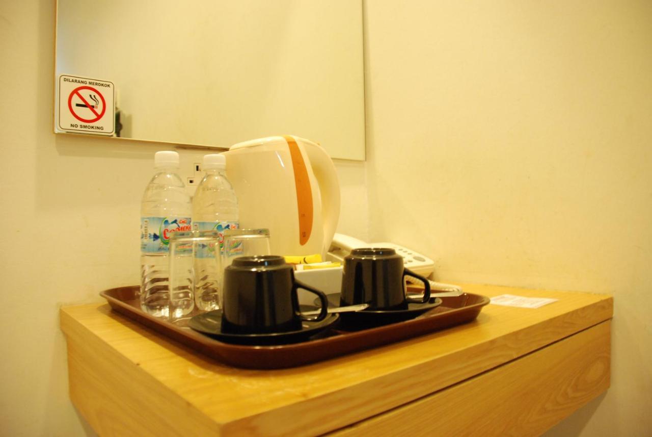 Promenade Service Apartment Kota Kinabalu Exteriör bild