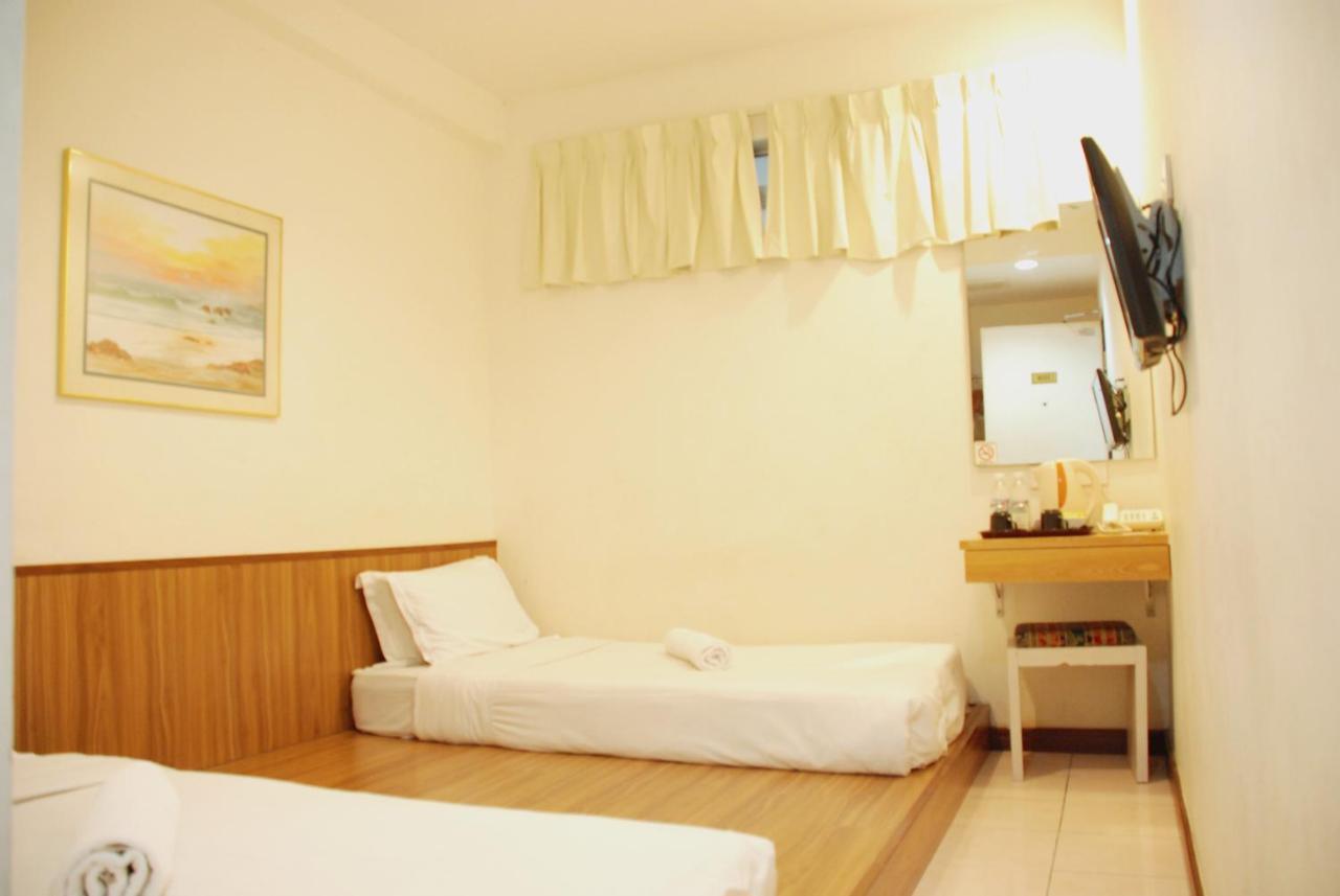 Promenade Service Apartment Kota Kinabalu Exteriör bild