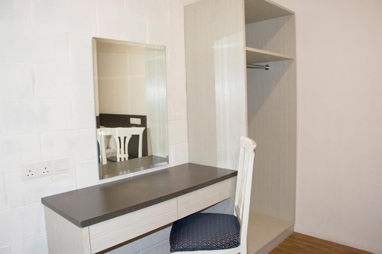 Promenade Service Apartment Kota Kinabalu Exteriör bild